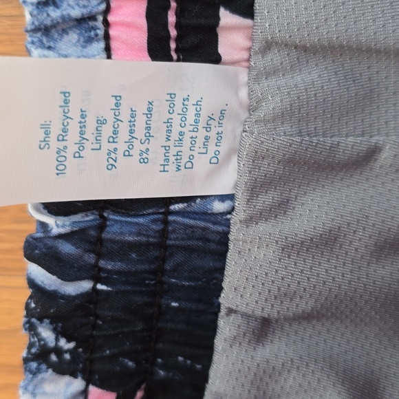 THEREABOUTS BRAND BOYS MULTI COLORED SWIM TRUNKS BOARD SHORTS SIZE XL 18/20 - Picture 4 of 15